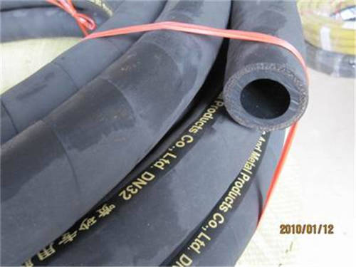 沙子、水泥耐磨橡膠管
